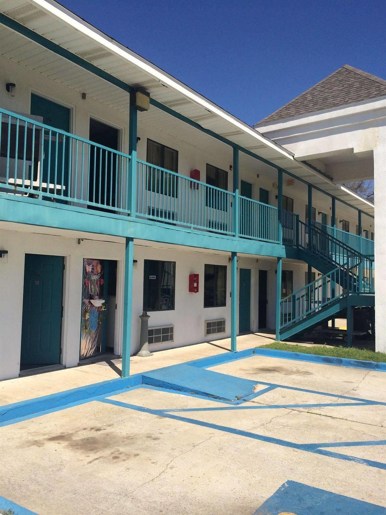 Broadway Inn Express Biloxi Exteriör bild