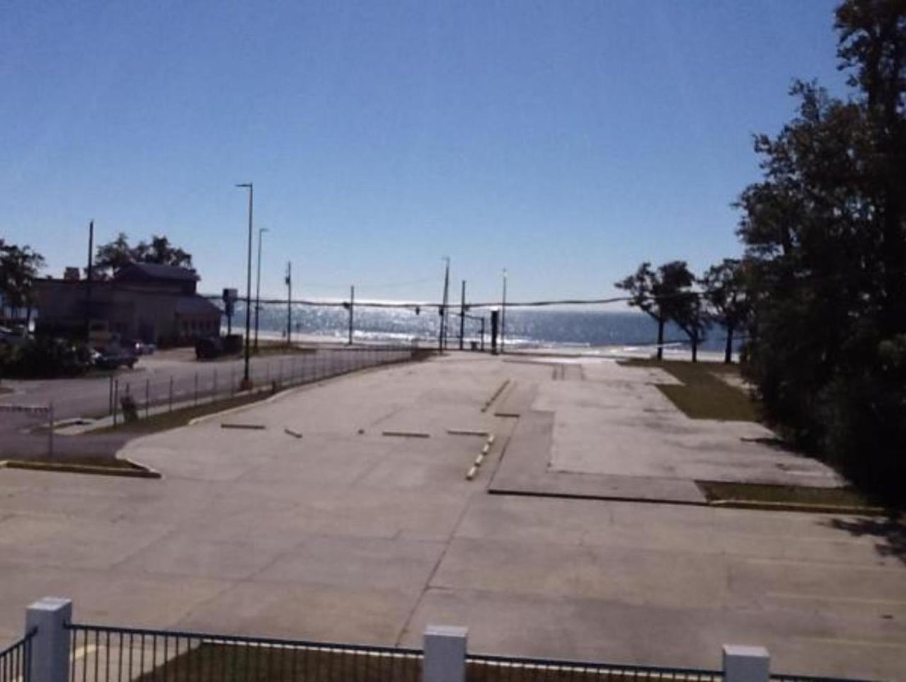 Broadway Inn Express Biloxi Exteriör bild